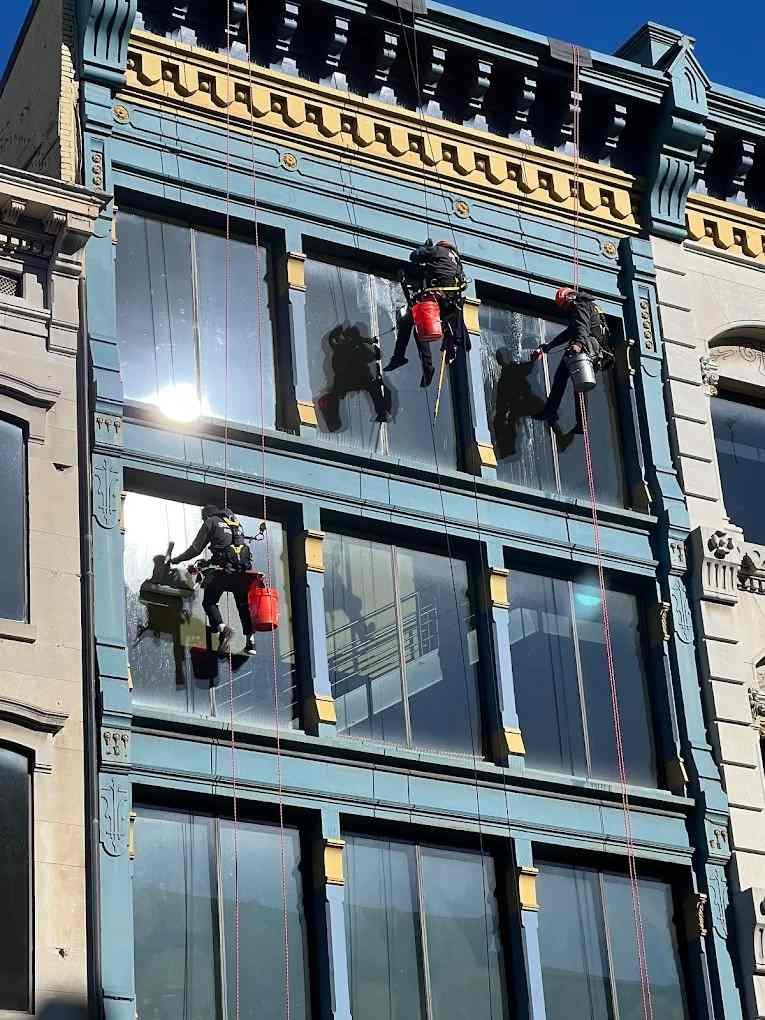 Squeegee Squad of Louisville-Frankfort, KY – Photo 7