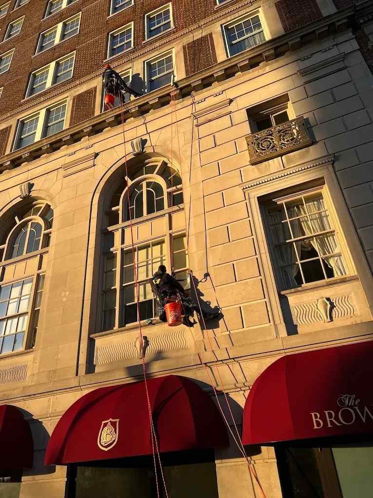 Squeegee Squad of Louisville-Frankfort, KY – Photo 4